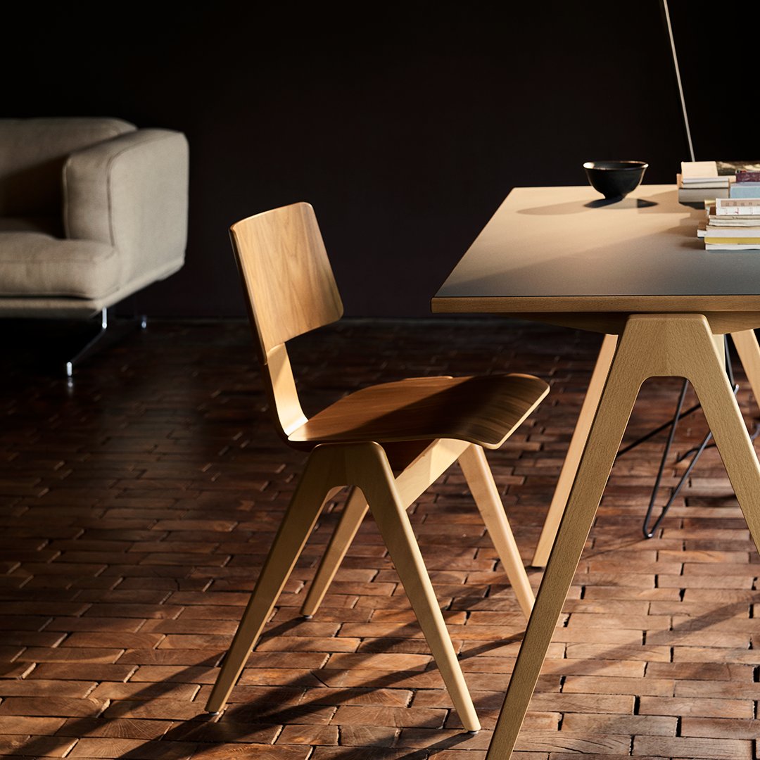 ATD_Lifestyle Images_Collection New for Autumn_Retail_2024_Daystak Table RD2_Daystak Side Chair RD1_Tripod HM9
