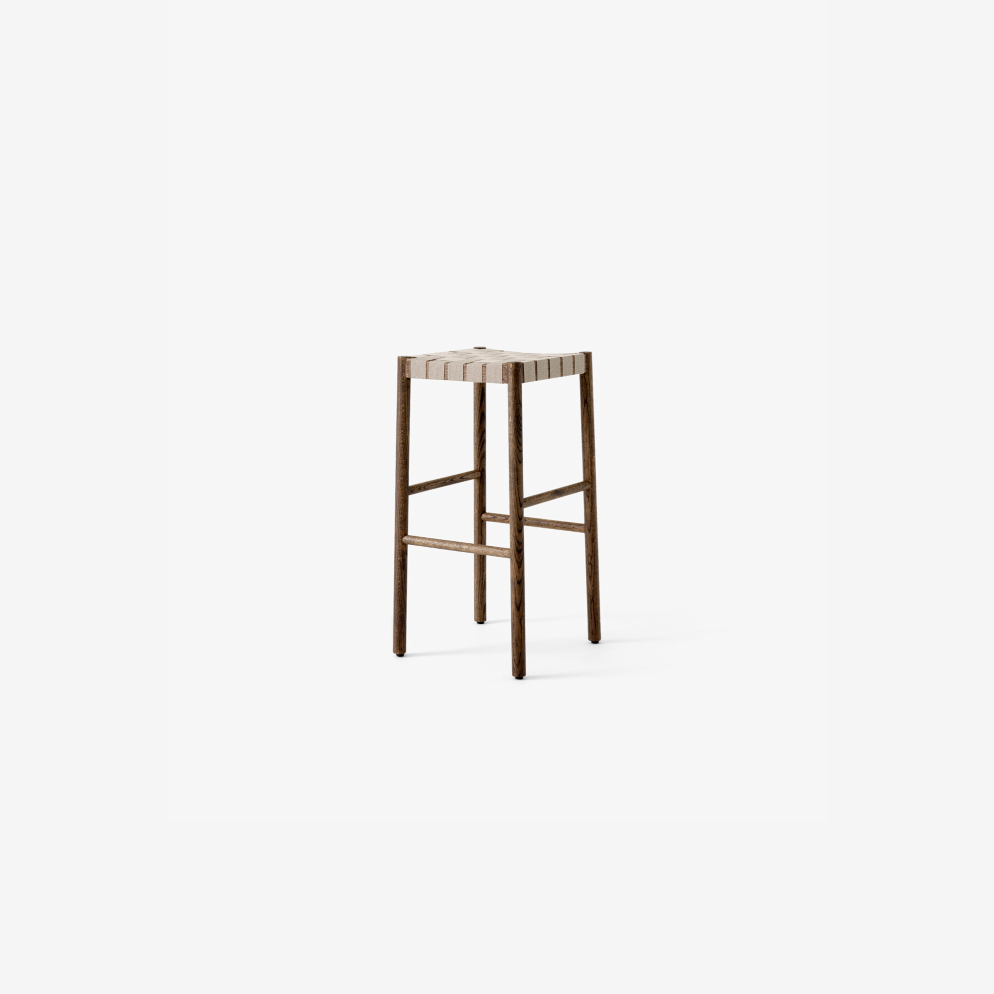 Betty-TK8_Smoked-w.-natural-webbing_angled-front-1200x1600