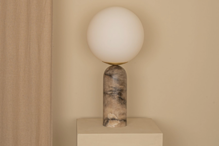 Lampe à poser Atlas tobacco albâtre