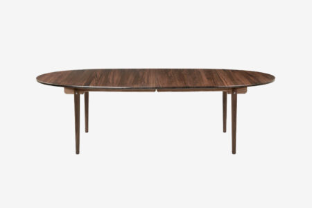 Table CH339 noyer huilé